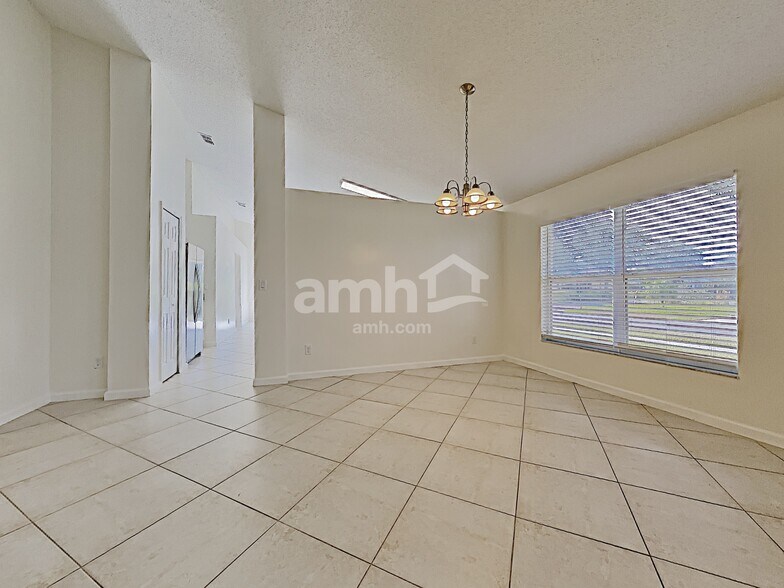 Building Photo - 16041 Bay Vista Dr