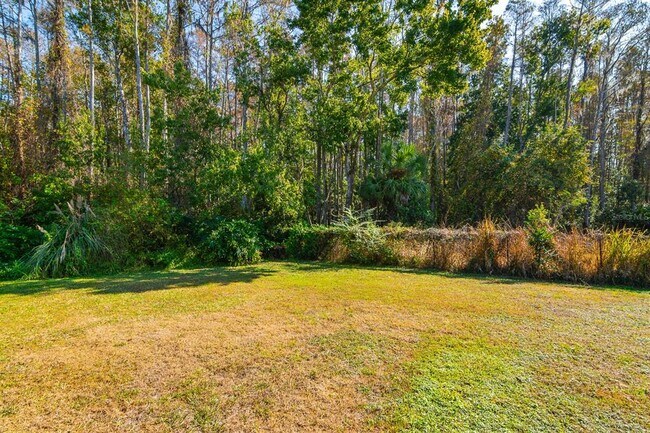 Building Photo - 10206 Lakeview Dr