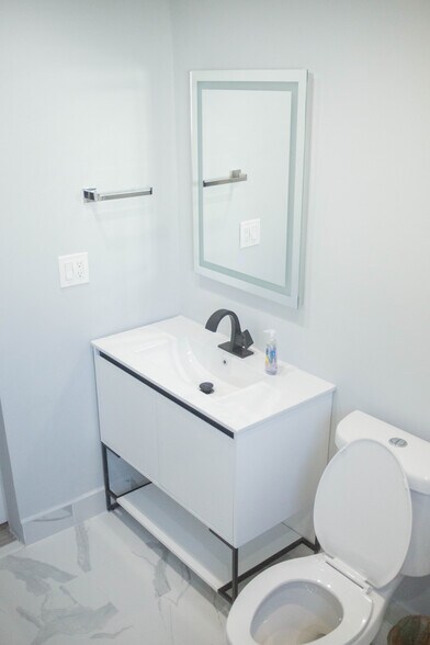 Building Photo - 624 Westward Dr