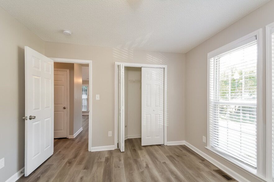 Building Photo - 1005 Henchman Ct