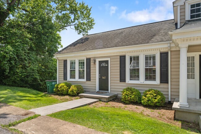 Building Photo - 545 Montgomery St