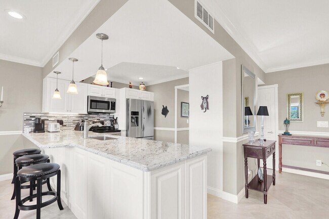 Building Photo - 1605 S US Hwy 1