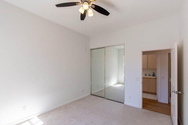 Building Photo - 179 E Tall Oaks Cir