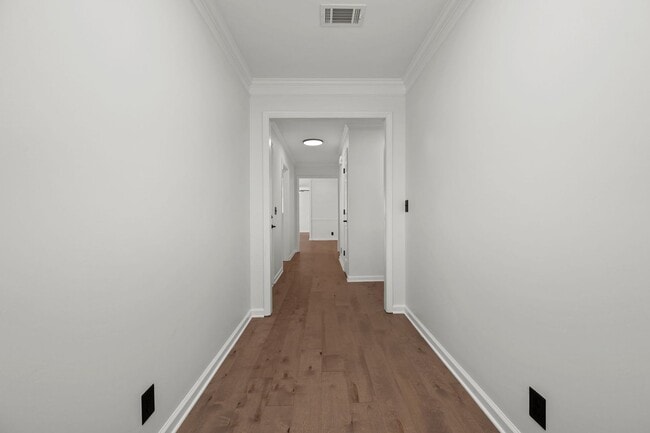 Building Photo - Black Fox Crossing Townhome