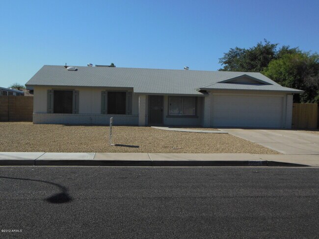 Building Photo - 7203 W Hatcher Rd