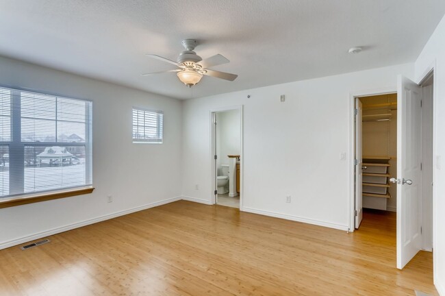 Building Photo - Spacious 2 Bedroom for Rent in the Exclusi...