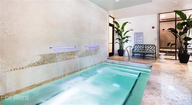 Building Photo - 1310 Iris Dr