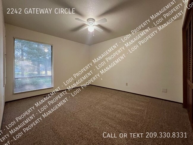 Building Photo - 2242 Gateway Cir