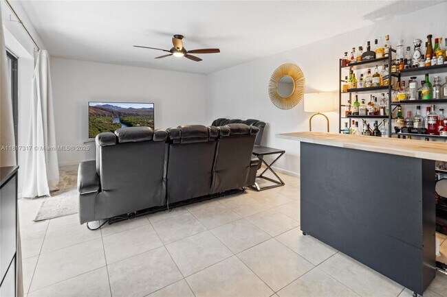 Building Photo - 4161 Forest Hill Dr