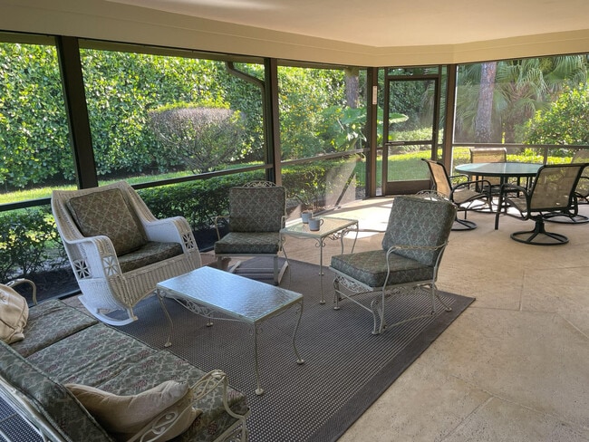 Building Photo - 493 Forestview Dr