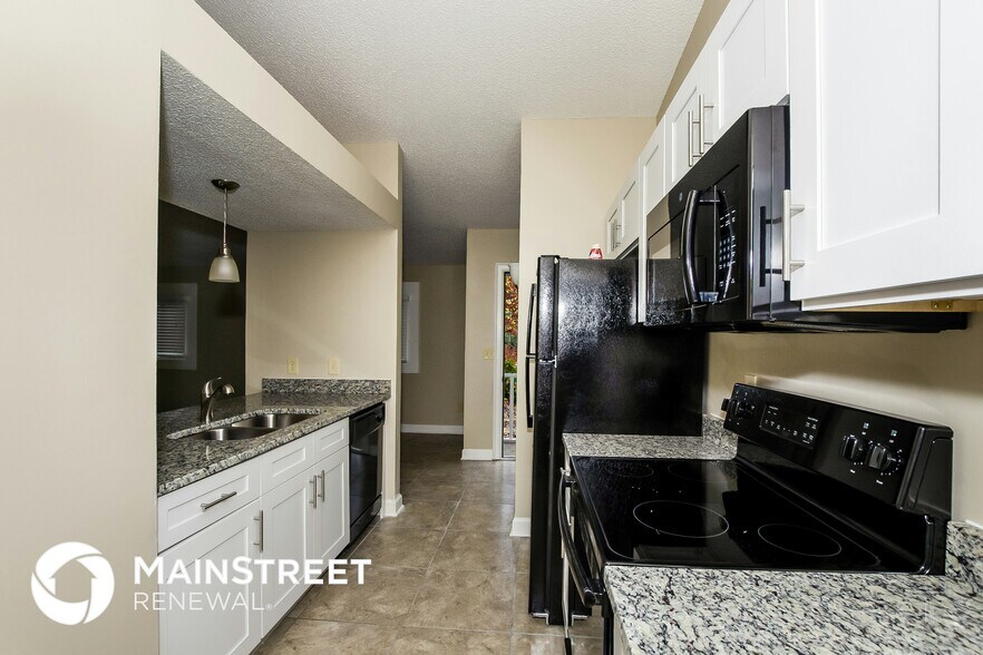 Building Photo - 7950 Monfreya Ct