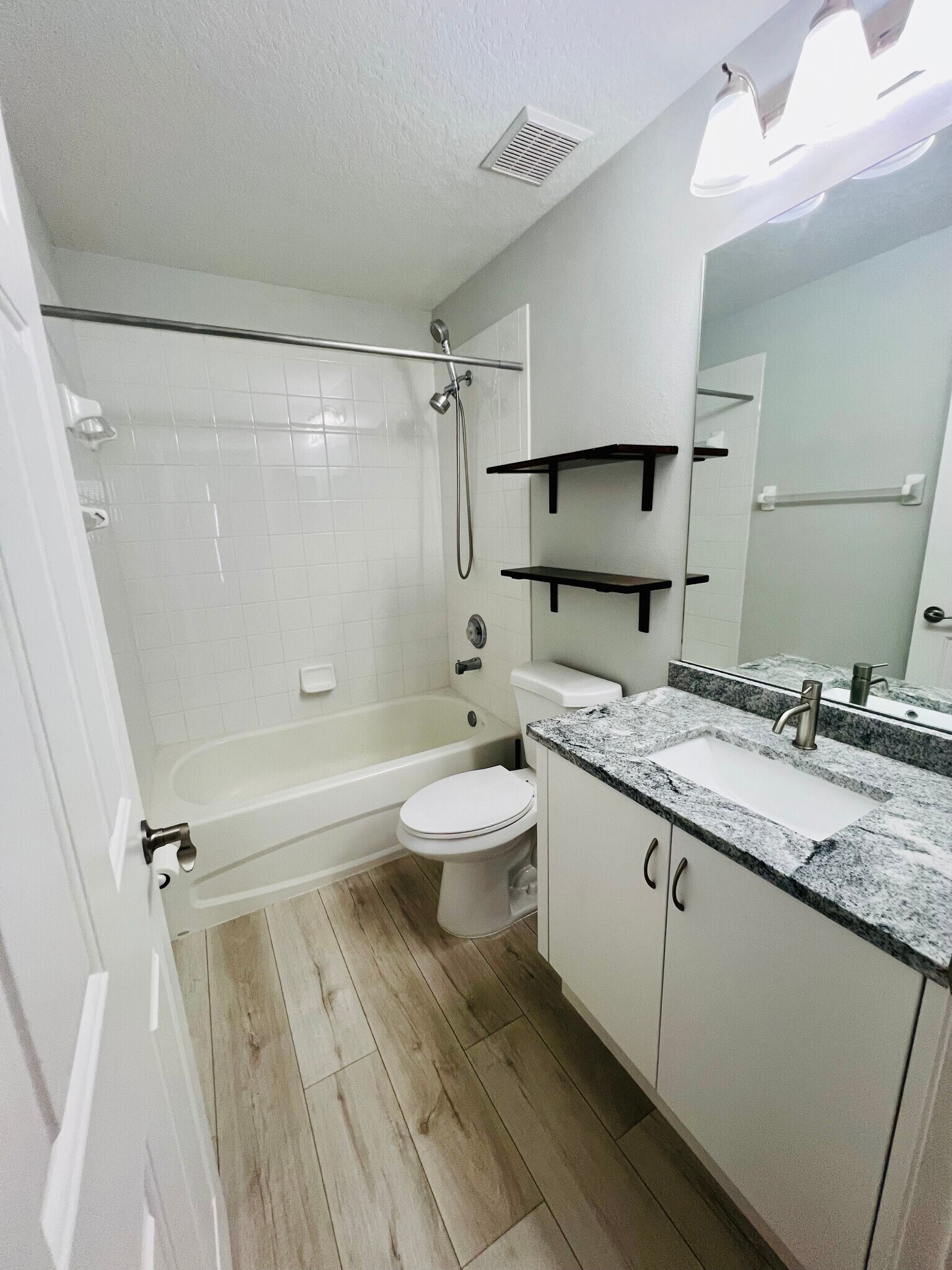 Building Photo - 3857 Island Way