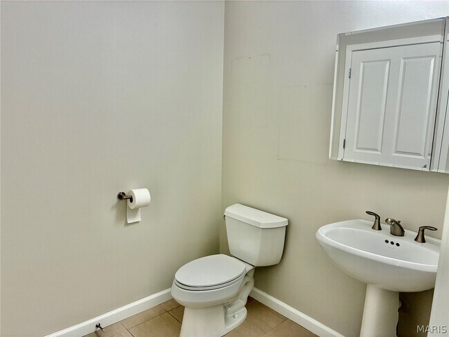 Building Photo - 4909 Laclede Ave
