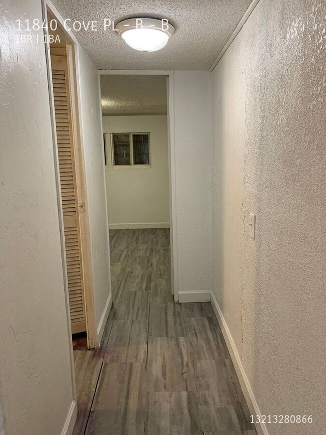 Building Photo - 11840 Cove Pl