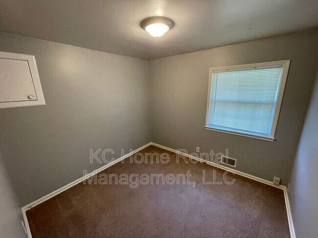 Building Photo - 10200 Fremont Ave