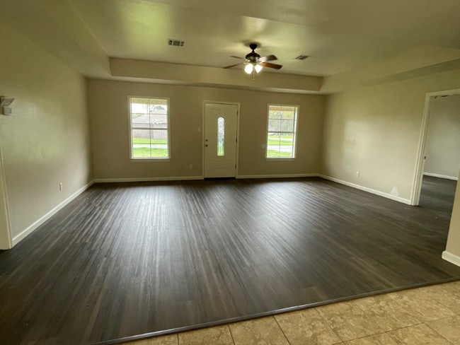Building Photo - 326 Summer Ridge Loop