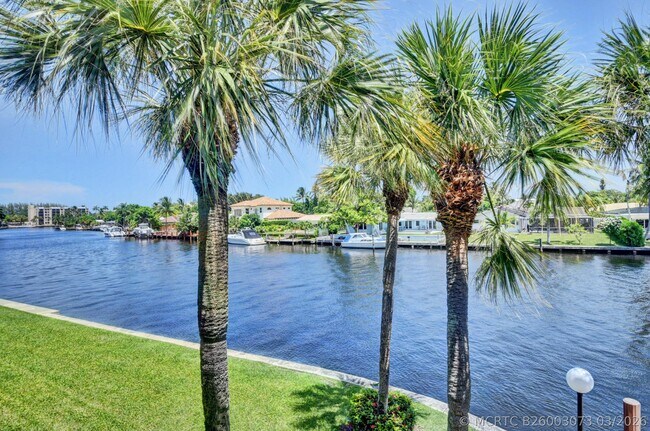 Building Photo - 19 Royal Palm Way