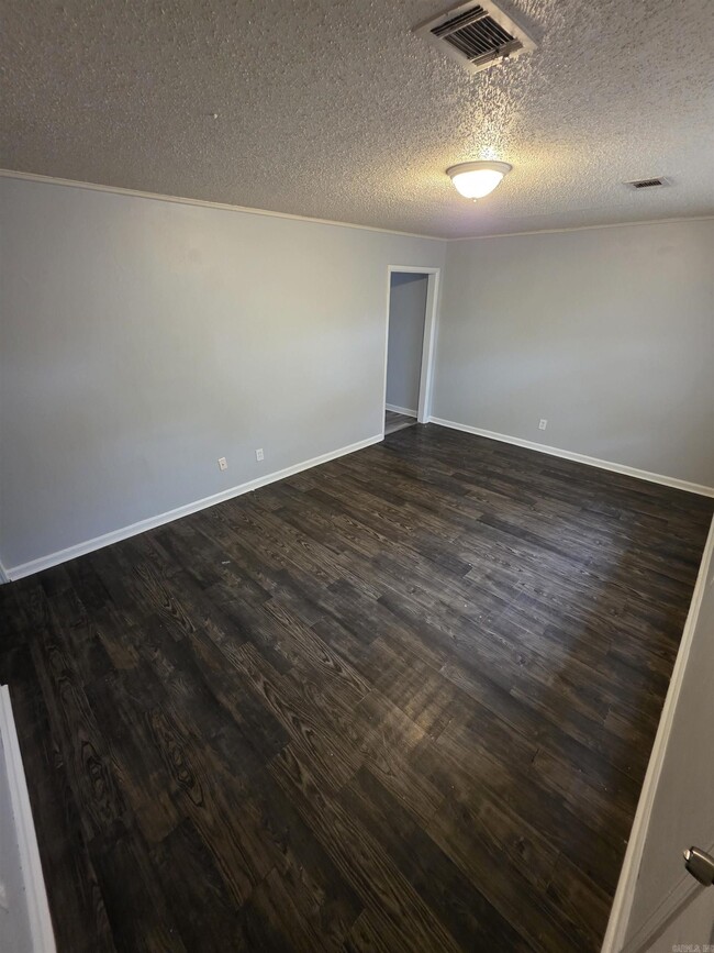 Building Photo - 9110 Woodford Dr