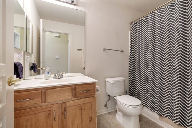 Building Photo - 12452 Wedgemere Dr