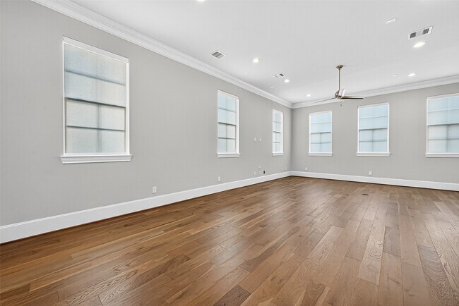 Building Photo - 815 Bringhurst St