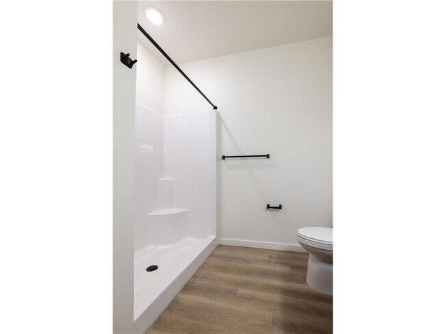 Building Photo - 28 7th St NE