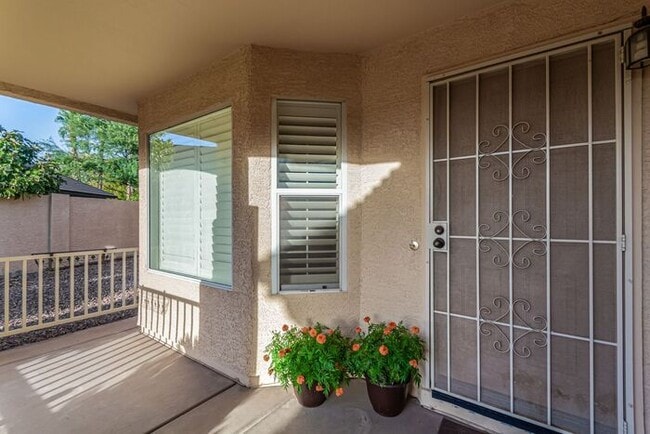 Building Photo - 3-bedroom plus bonus room with 3-car garag...