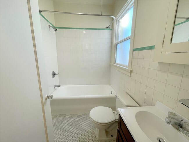 Building Photo - 4044-4050 Geary Boulevard (601rc)