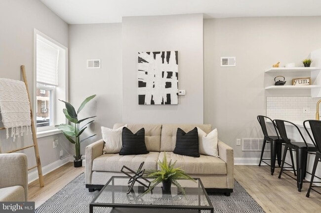 Building Photo - 2571 Coral St