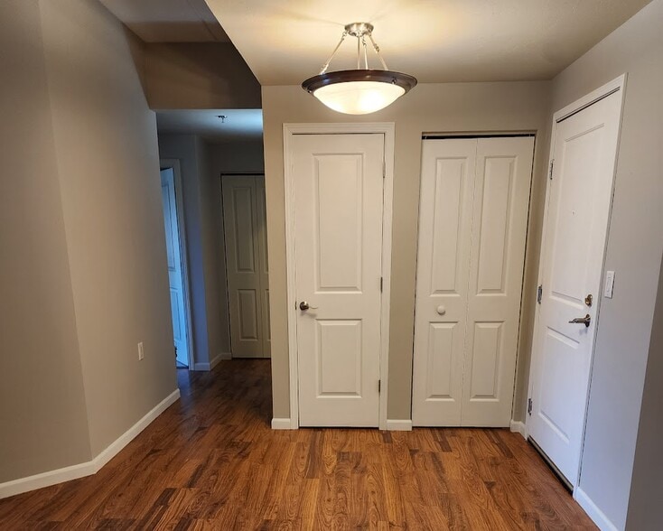 Kitchen view of front door and hallway to bedrooms - 400 N Richmond St