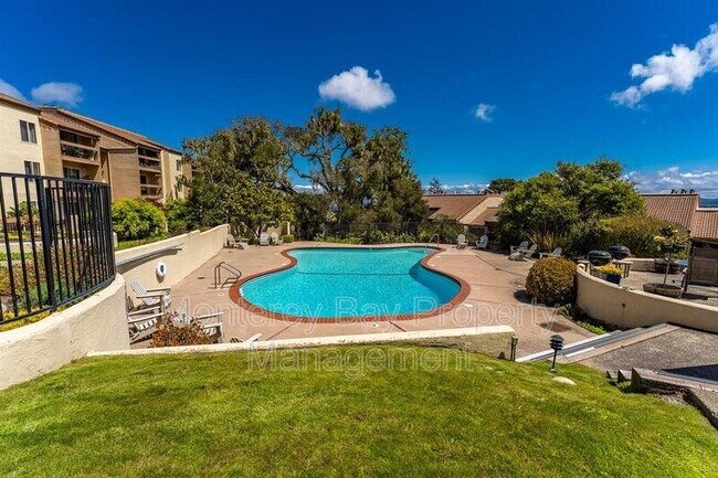 Building Photo - 3204 Golden Oaks Ln