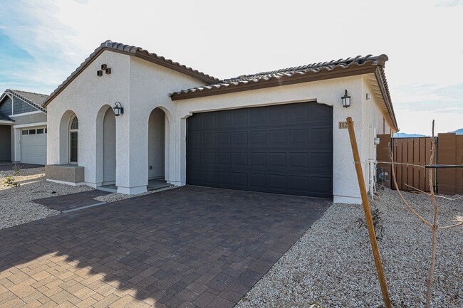 Building Photo - NEW HOME IN TOLLESON! 4 BEDROOM 3 BATHROOMS!