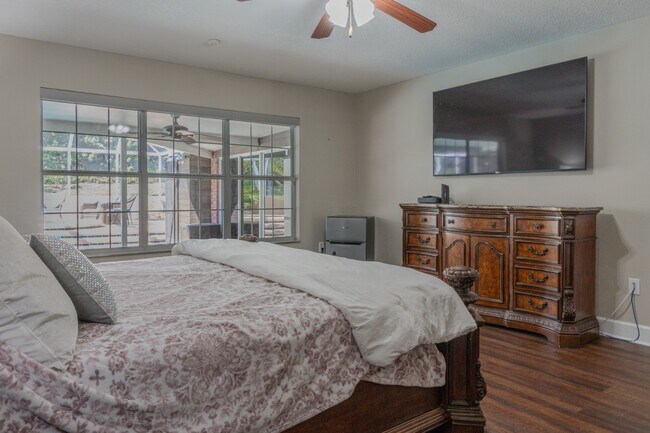 Building Photo - 33721 Spring Dr