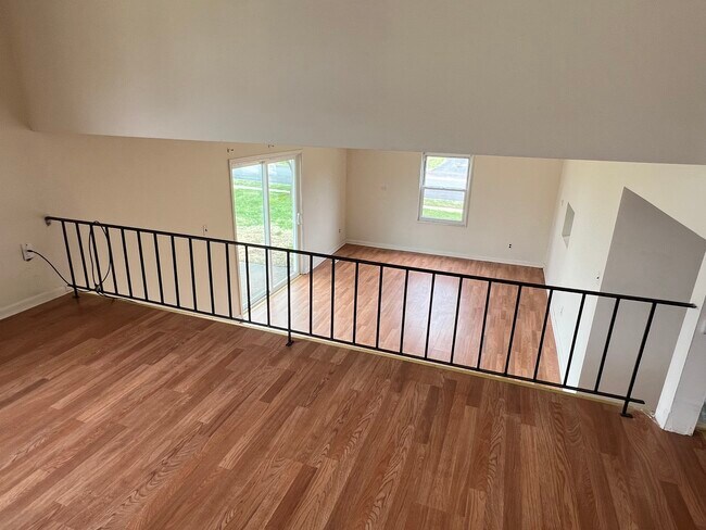 Building Photo - 16 Glyn Dr