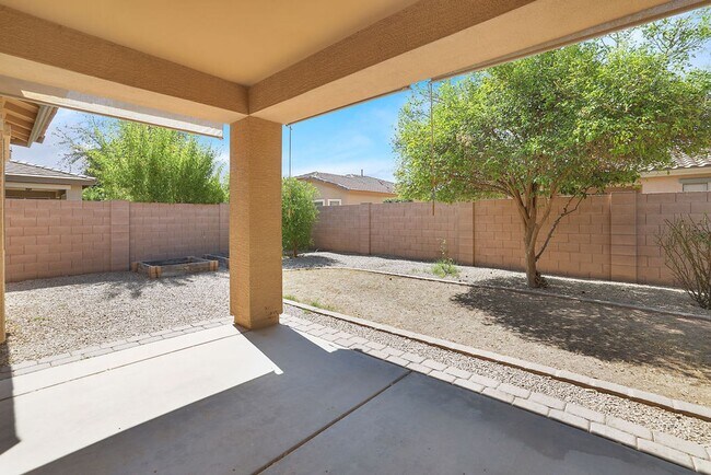 Building Photo - 18631 E Swan Dr