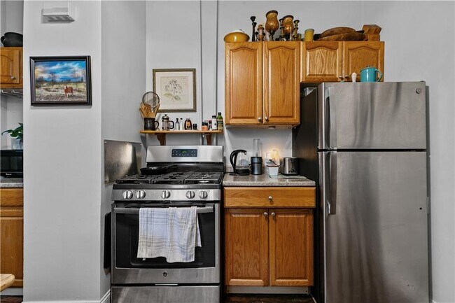 Building Photo - 34-36 Farewell St