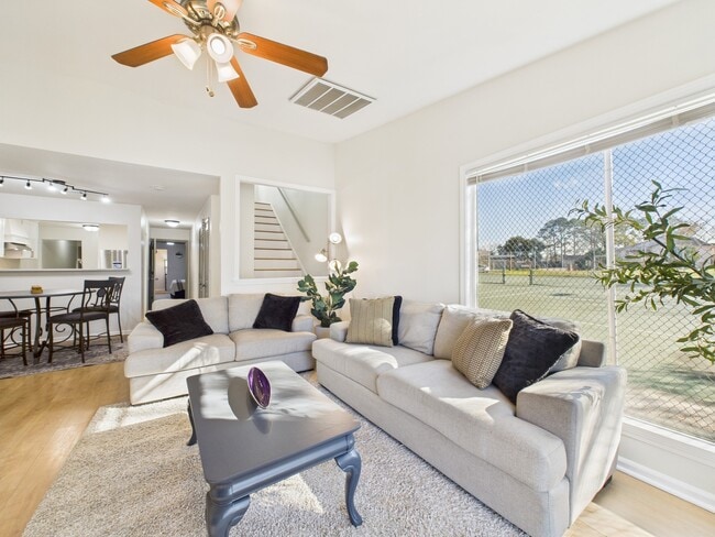 Building Photo - 7836 Bateman Ln