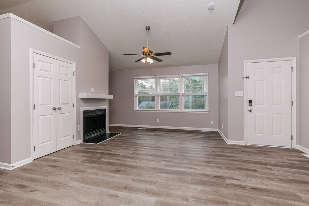 Building Photo - 429 Dickens Dr