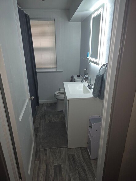 Building Photo - 650 E 130th St