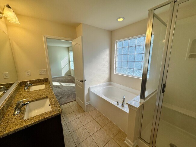 Building Photo - Spacious 5BR/3BA Home in Fort Mill