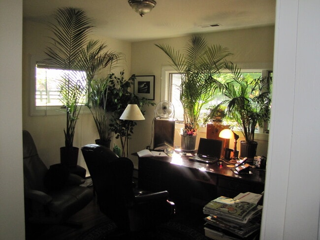 Building Photo - 8688 Lees Ridge Rd