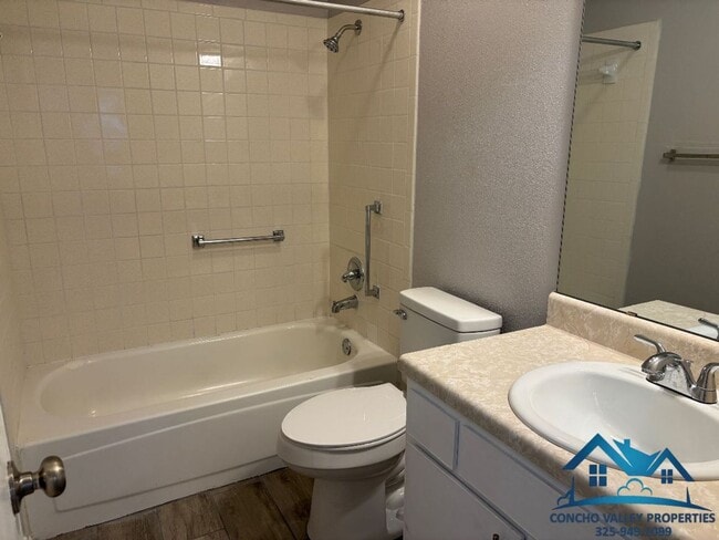 Building Photo - For Rent - 4 Bed/2 Bath near Goodfellow AFB