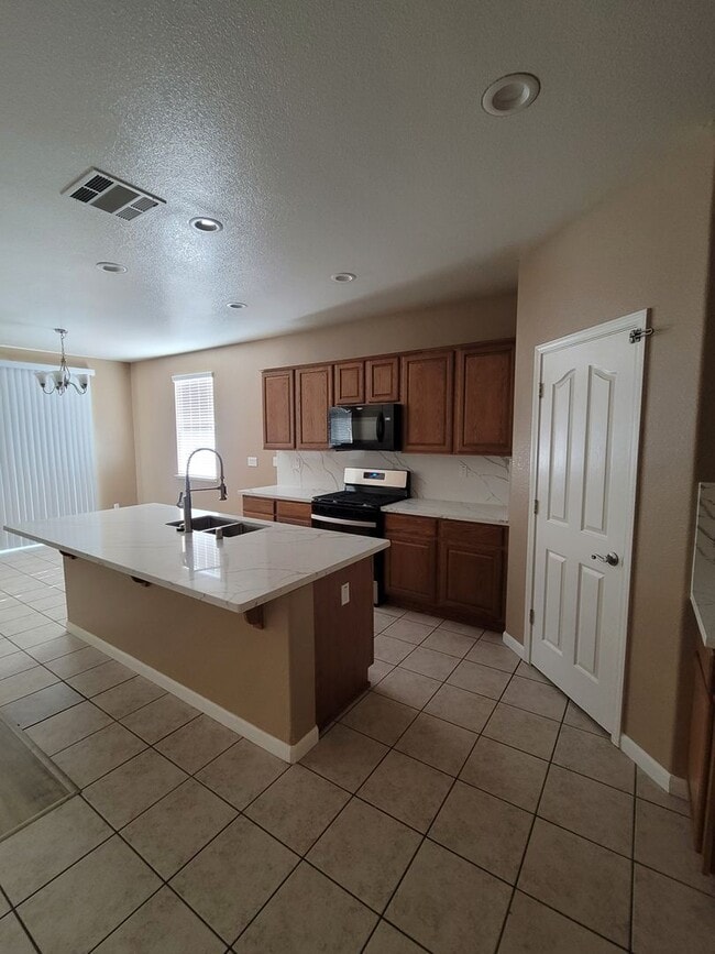 Building Photo - North Natomas-  NEWLY REMODELED