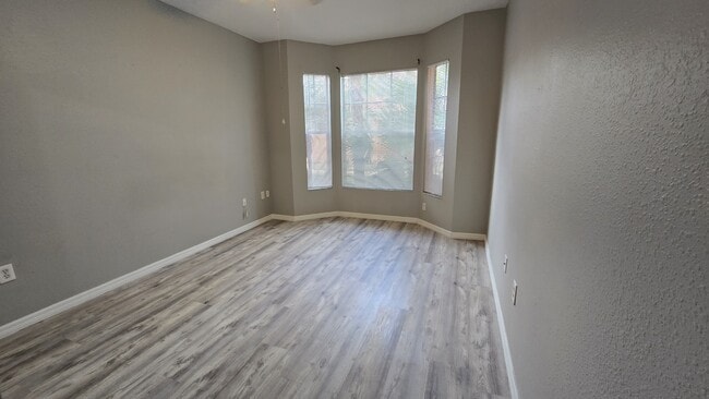 Building Photo - 5572 Metrowest Blvd