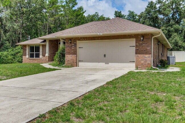 Building Photo - Spacious 4-Bedroom / 3 Bathroom + Office c...