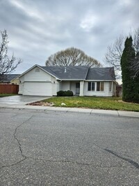 Building Photo - Cute Nampa home.