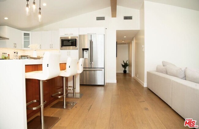 Building Photo - 6329 Jumilla Ave