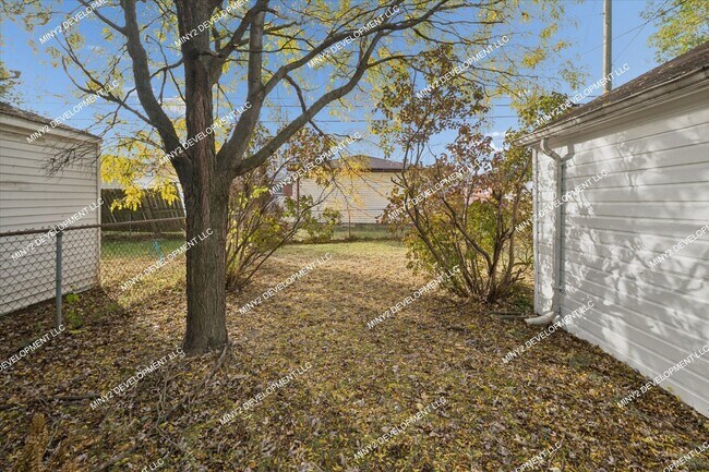 Building Photo - 17678 Lincoln Ave