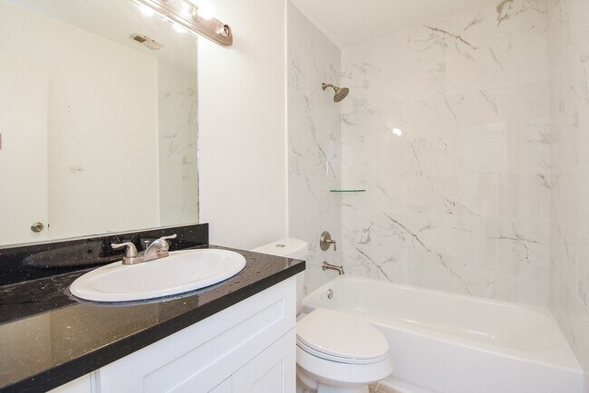 Building Photo - 4022 Belle Park Dr