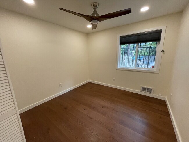 Building Photo - Spacious 2-Bed, 2-Bath Condo in Spokane's ...