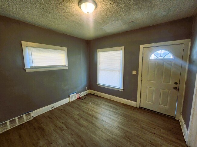 Building Photo - 3452 W 91st St